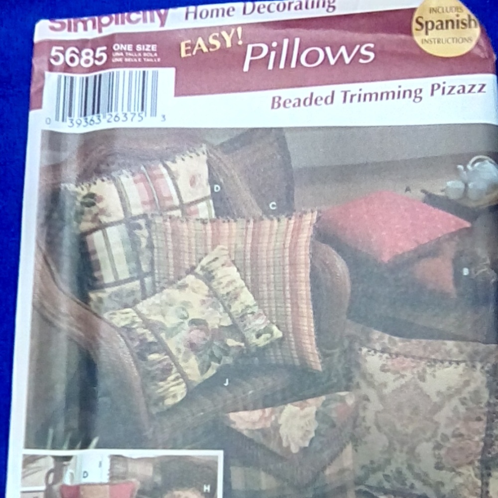 Simplicity 5685 Home Decorating Easy Pillows